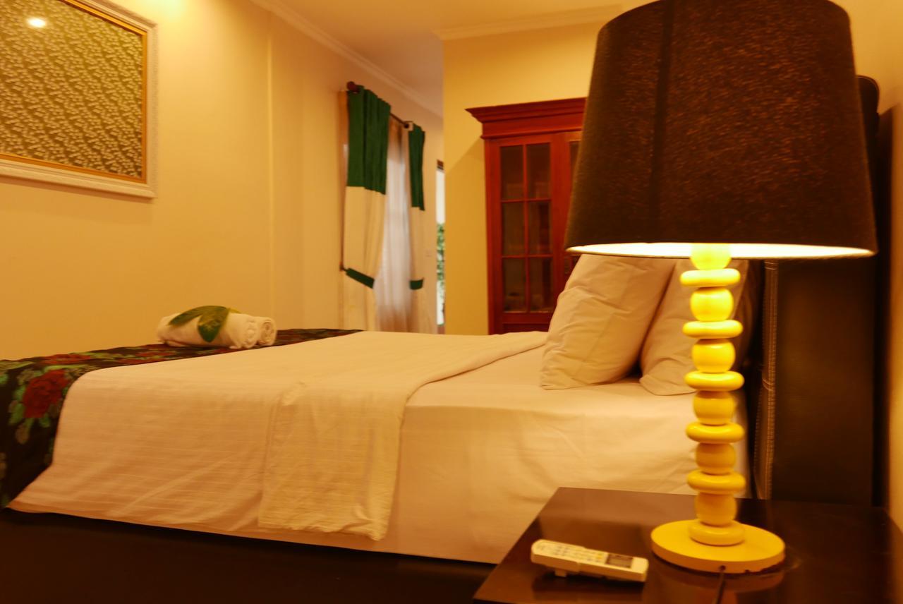 Ciwulan 36 Guest House Bandung Buitenkant foto