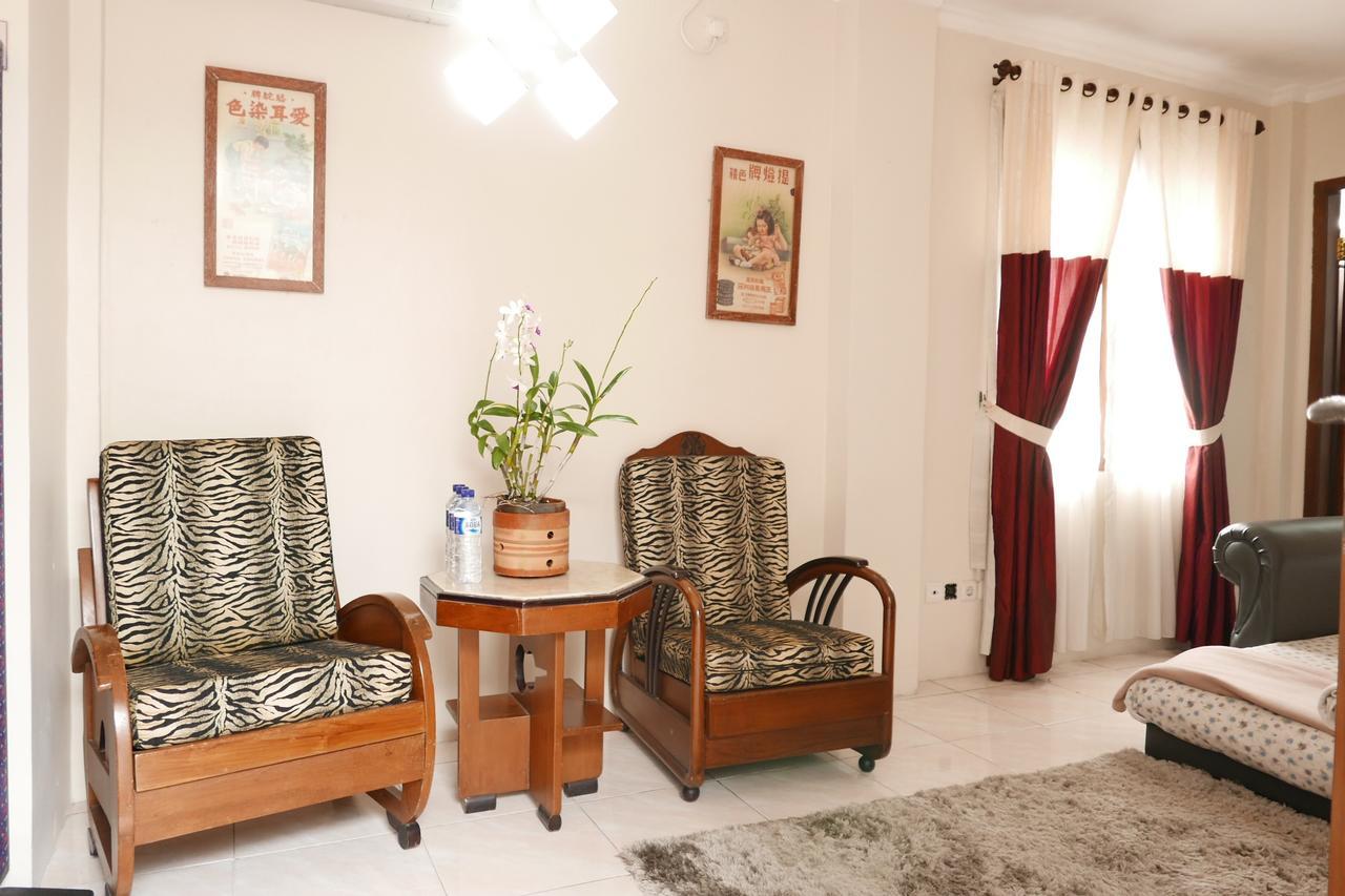 Ciwulan 36 Guest House Bandung Buitenkant foto