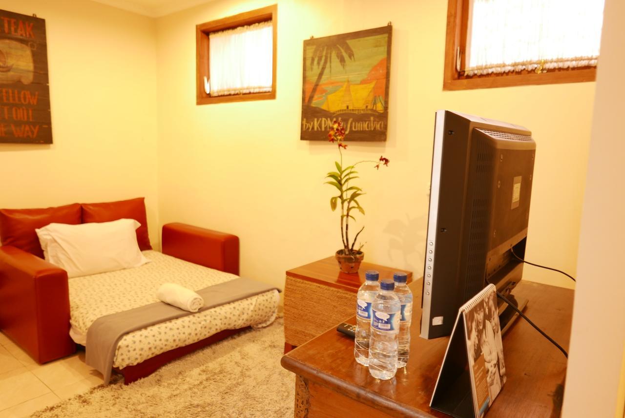 Ciwulan 36 Guest House Bandung Buitenkant foto