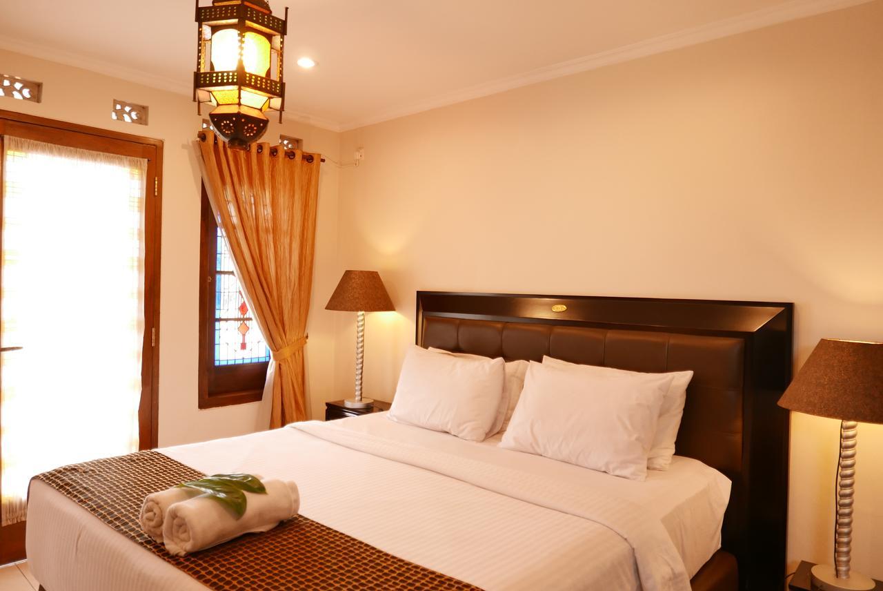 Ciwulan 36 Guest House Bandung Buitenkant foto