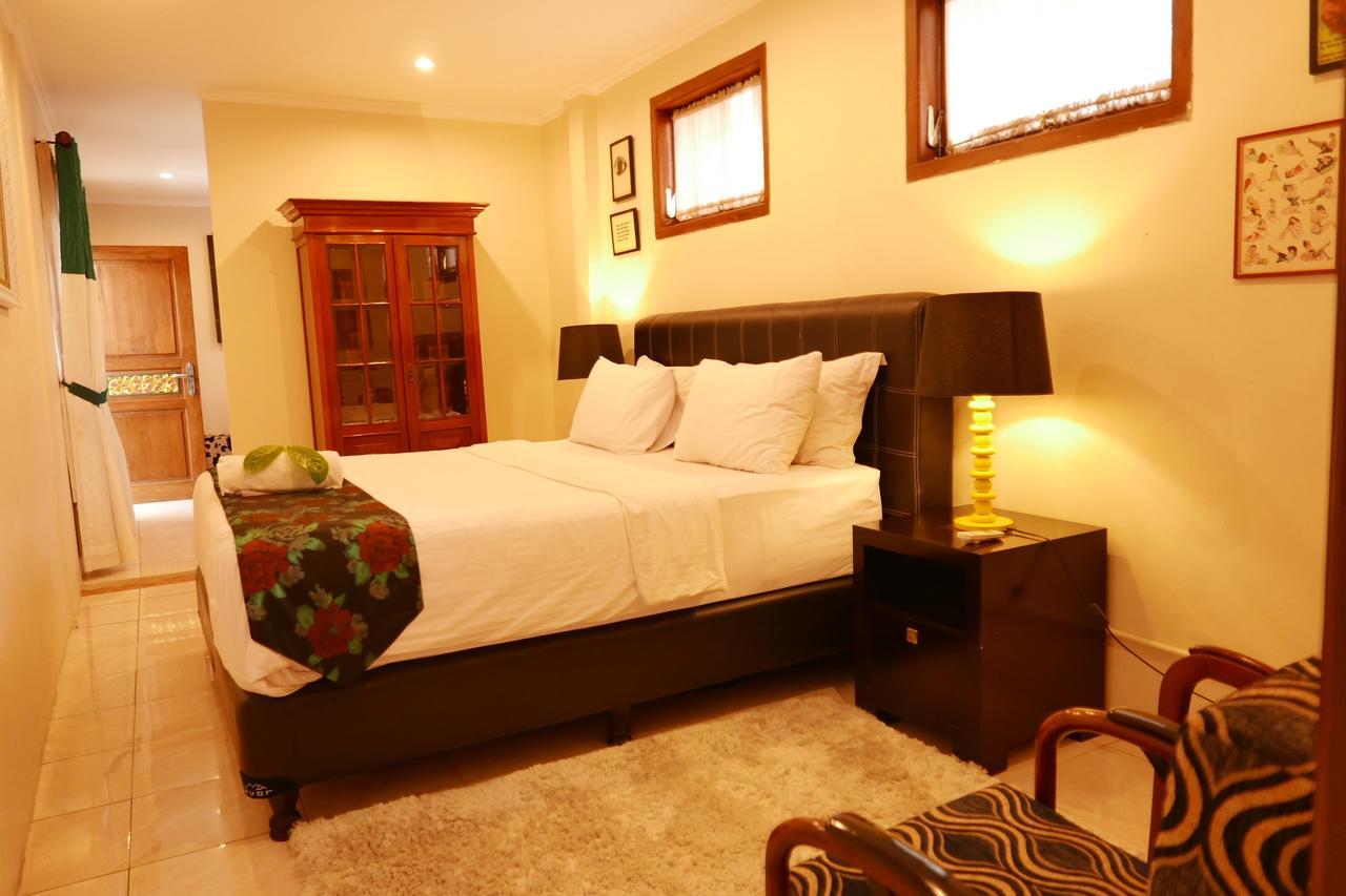 Ciwulan 36 Guest House Bandung Buitenkant foto