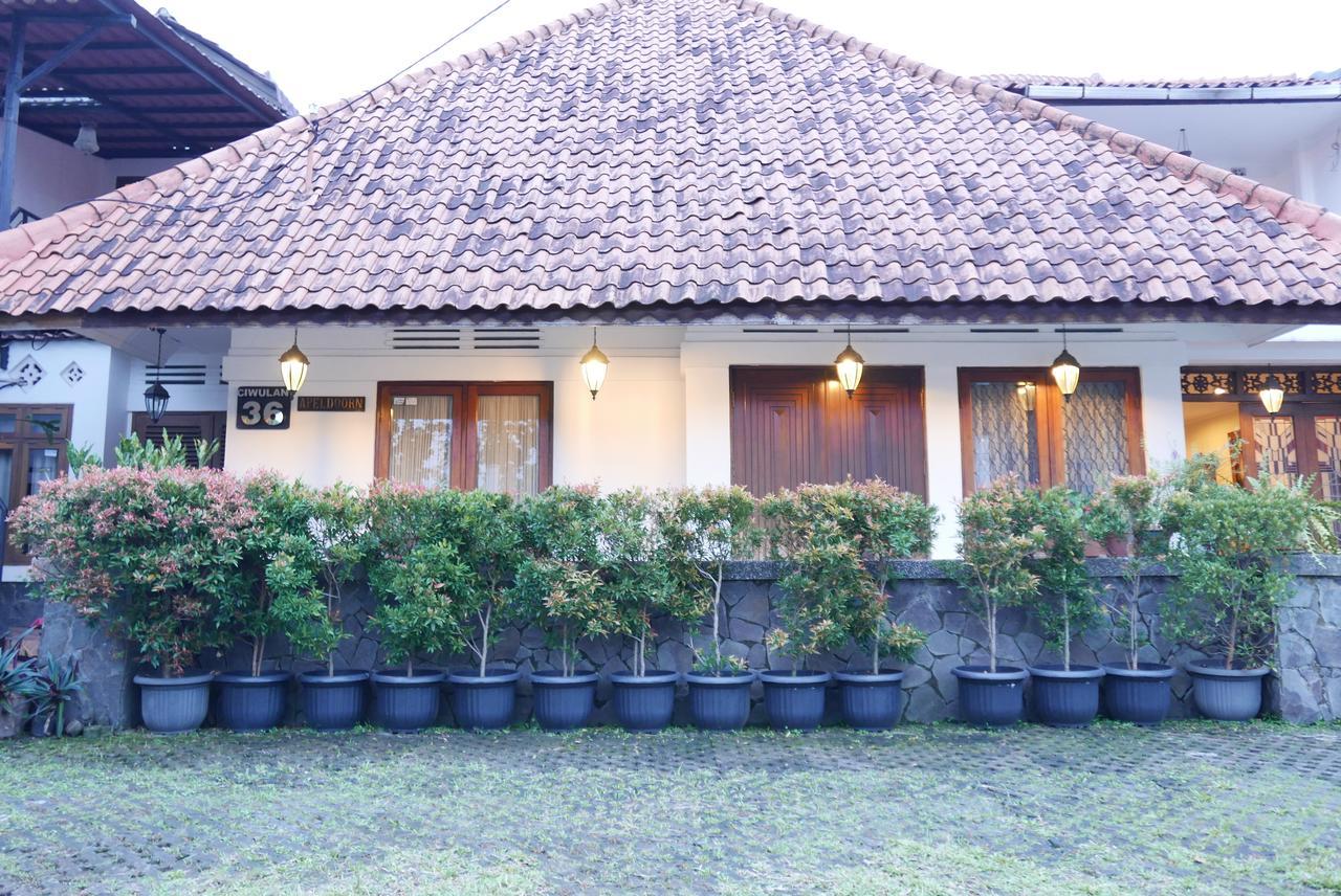 Ciwulan 36 Guest House Bandung Buitenkant foto