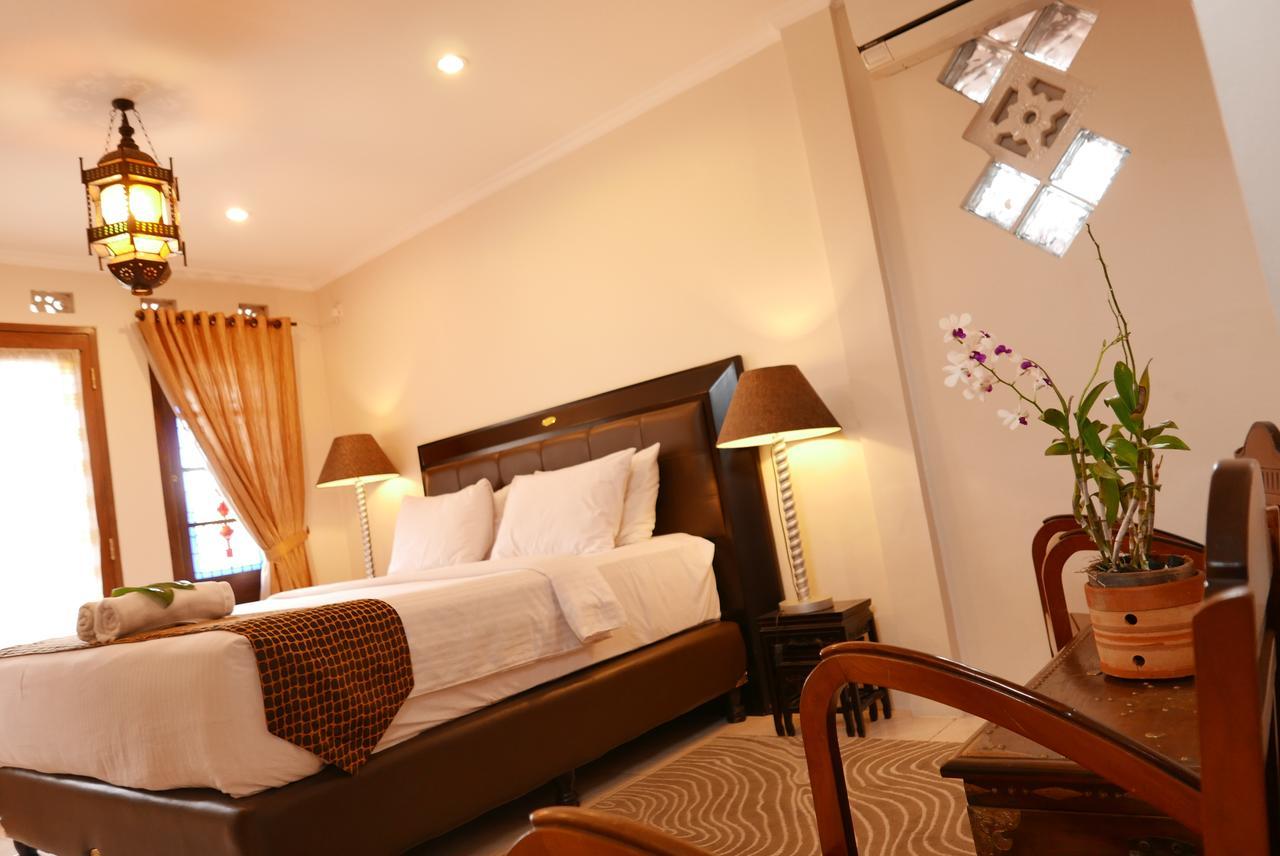 Ciwulan 36 Guest House Bandung Buitenkant foto