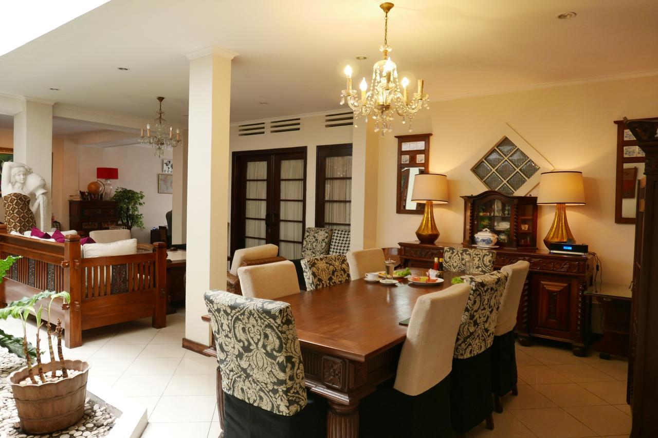 Ciwulan 36 Guest House Bandung Buitenkant foto