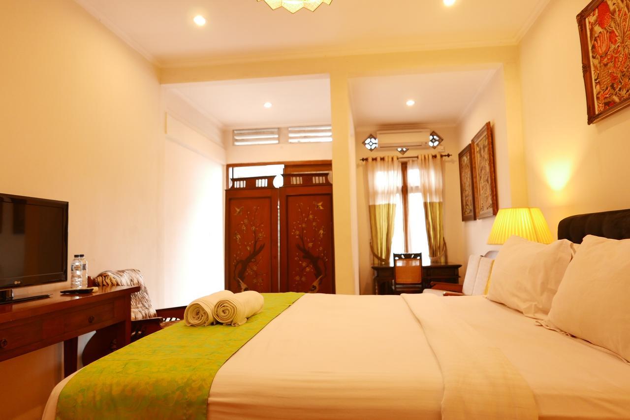 Ciwulan 36 Guest House Bandung Buitenkant foto