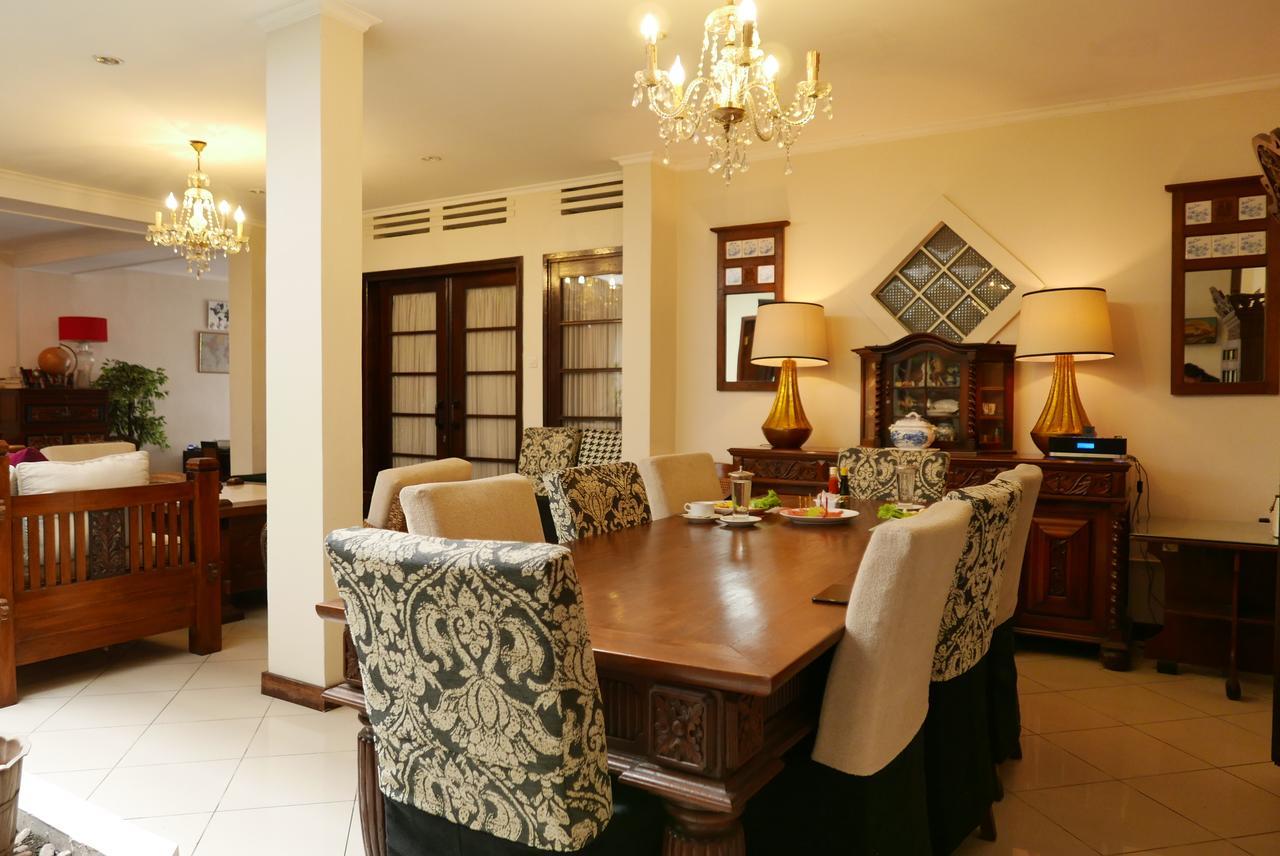 Ciwulan 36 Guest House Bandung Buitenkant foto